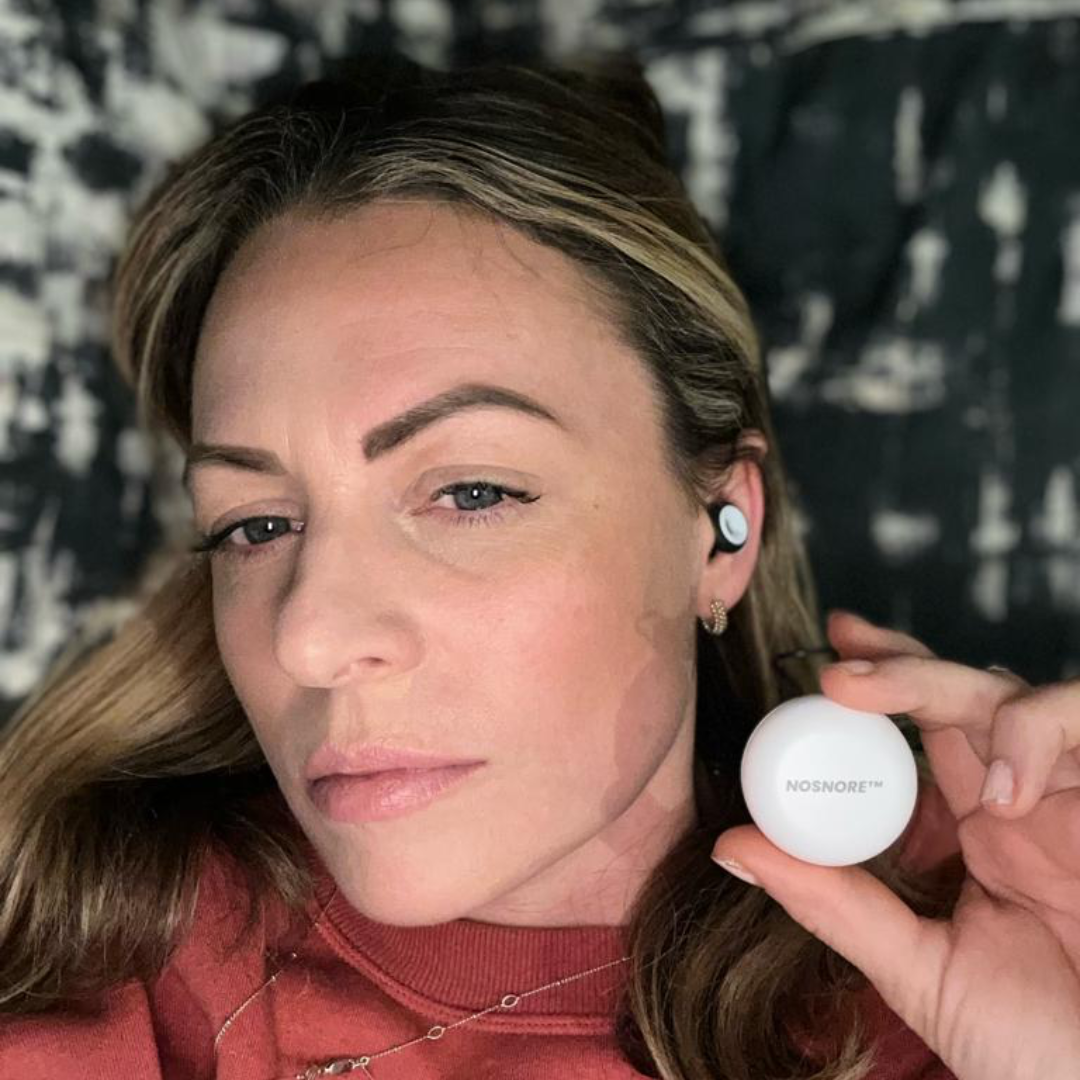 "No-Snore sleep plugs for blocking snoring and ensuring quiet nights."
"Comfortable silicone earplugs designed to reduce snoring noise."
"Anti-snore earplugs offering noise reduction and restful sleep."